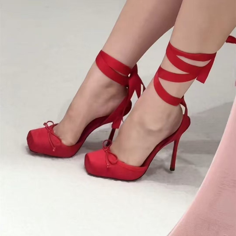 Sepatu Hak Tinggi Merah, Ikat  - Wedding Shop ulasan dan harga